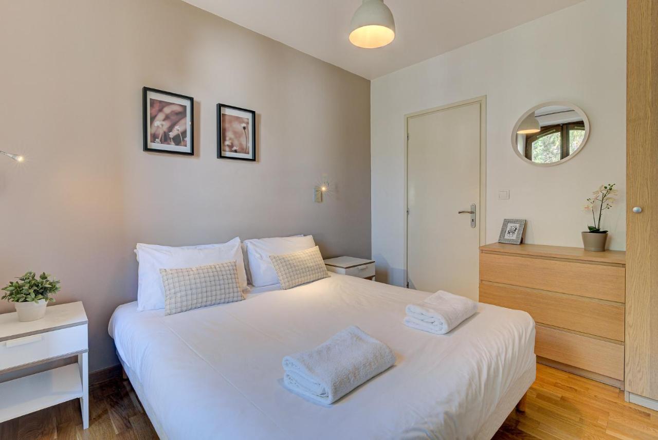 Apartment La Roseraie - Alpes Travel - Central Шамони Экстерьер фото